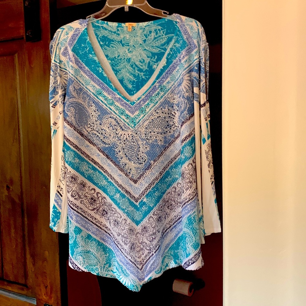 Reba colorful top with some glitter